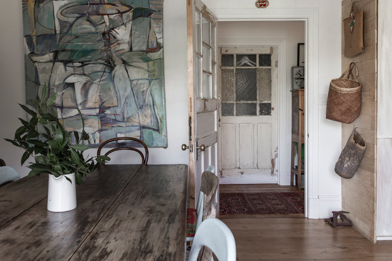 zahalka-house-country-table-kitchen-interior